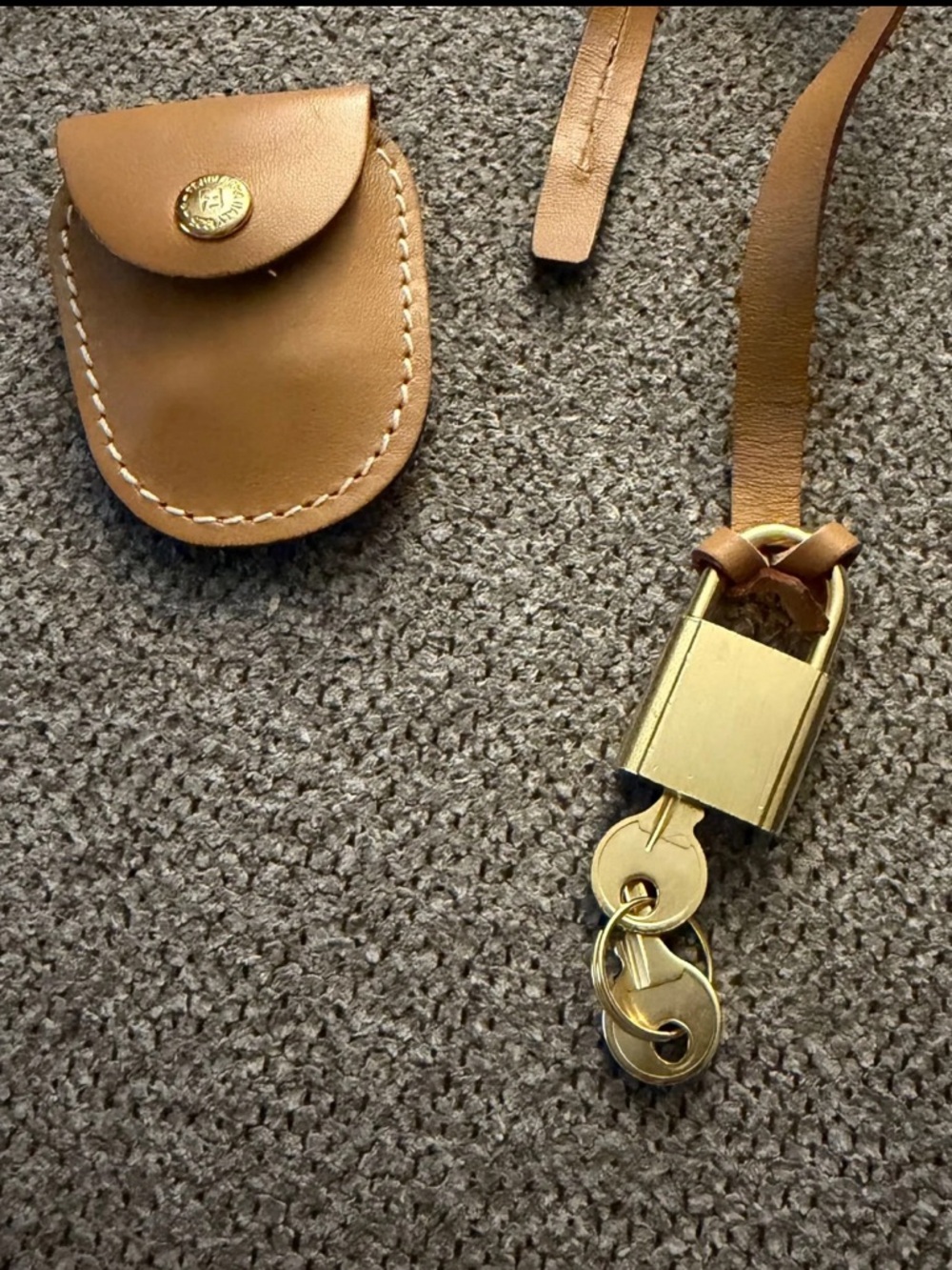 Fendi Lock & Key with Pouch - Picture 2 of 5
